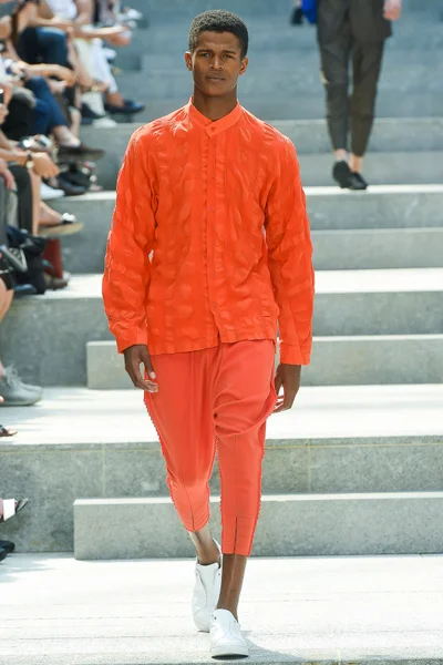 Look 27